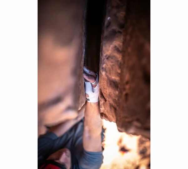 Cheapest 🤩 Black Diamond Crack Gloves ❤️ 5 Black Diamond Crack Gloves